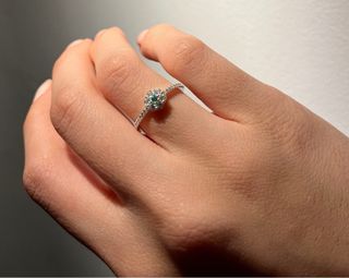 Anillo Plata 925 Flor Esmeralda natural y Circones