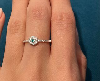 Anillo Plata 925 Flor Esmeralda natural y Circones