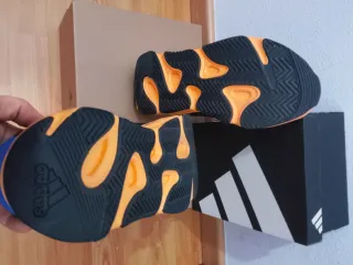 Adidas Yeezy 700 Talla 42