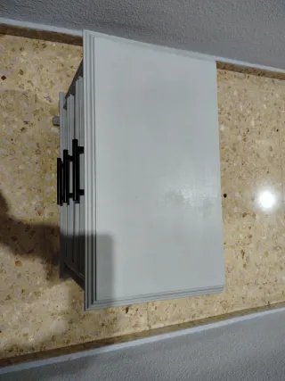 Conjunto mesitas y cómoda madera