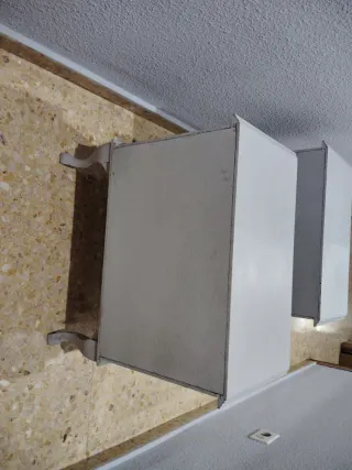 Conjunto mesitas y cómoda madera