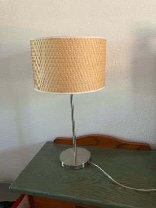 Lámpara de mesa moderna