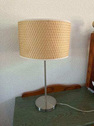 Lámpara de mesa moderna