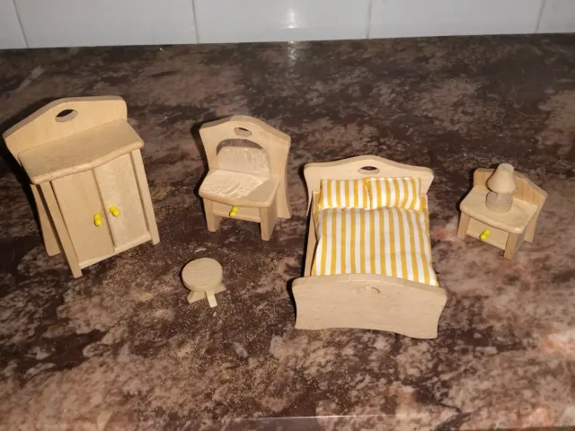 Muebles de juguete de madera