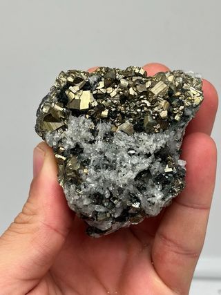 Cuarzo con Pirita Natural