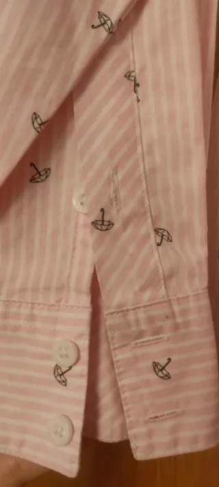 Camisa de rayas rosa y blanca
