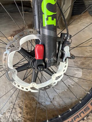 Bicicleta eléctrica Cube Stereo Hybrid 650W