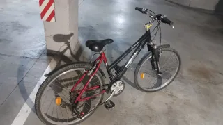 Bicicleta BH Viena – Trekking / Paseo con Suspensi