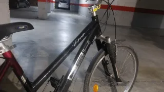 Bicicleta BH Viena – Trekking / Paseo con Suspensi