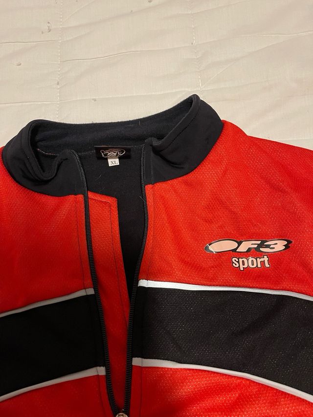 Chaqueta deportiva OF3 sport roja y negra NUEVO XL