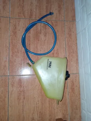 Botella refrigerante Seat 131