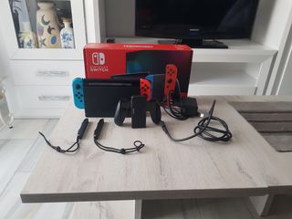 Nintendo Switch + Mando + Tarjeta SD