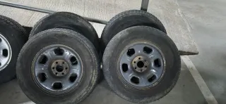 5 llantas de 16 pulgadas, de Nissan pathfinder