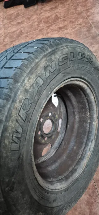 5 llantas de 16 pulgadas, de Nissan pathfinder