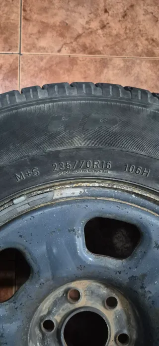 5 llantas de 16 pulgadas, de Nissan pathfinder