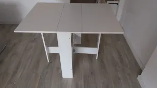 Mesa de comedor plegable blanca
