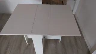 Mesa de comedor plegable blanca