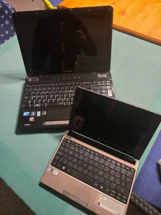 Portátil Toshiba y Packard Bell