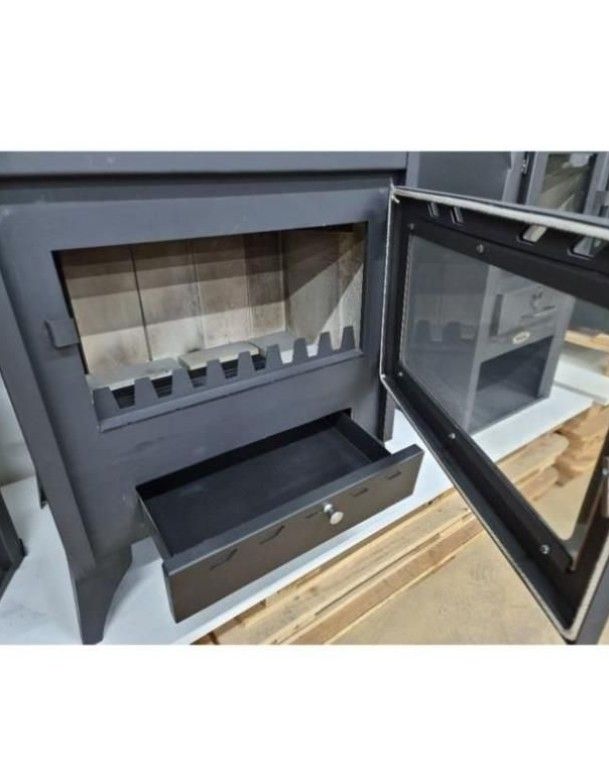 Estufa de leña Nueva  Capri 13.2kW ESL246002GRA