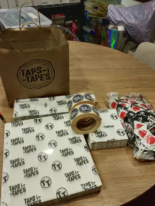 Bolsas de papel y papel parafinado, etiquetas ,