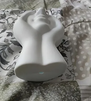 Portaspazzole trucco viso mani bianco