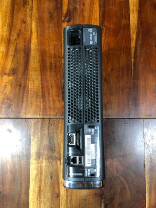 Console Xbox 360 completa di cavi con HDD 120GB