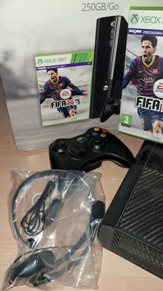 Xbox 360 250GB + 7 giochi (FIFA, GTA V, COD, ecc.)
