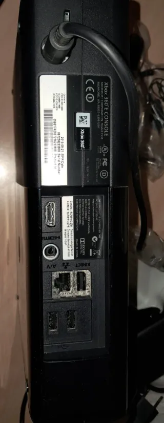 Xbox 360 250GB + 7 giochi (FIFA, GTA V, COD, ecc.)