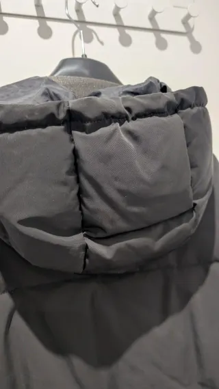 Parka acolchada con capucha