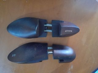 Shoes Horns de color tan.