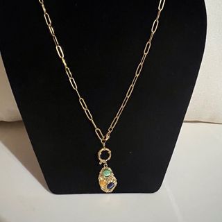 Colgante oro con piedras multicolor