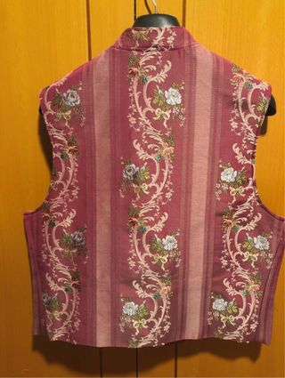 Chaleco fallero cerrado estampado floral