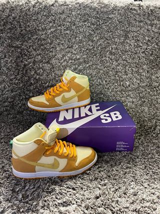 Nike Dunk High SB University Gold/Vivid Sulfur