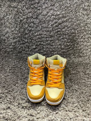 Nike Dunk High SB University Gold/Vivid Sulfur