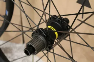 SOLO Rueda Delantera 27.5" MAVIC E-DEEMAX S 35