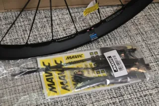 SOLO Rueda Delantera 27.5" MAVIC E-DEEMAX S 35