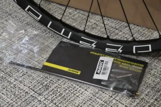 SOLO Rueda Delantera 27.5" MAVIC E-DEEMAX S 35