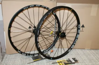 SOLO Rueda Delantera 27.5" MAVIC E-DEEMAX S 35