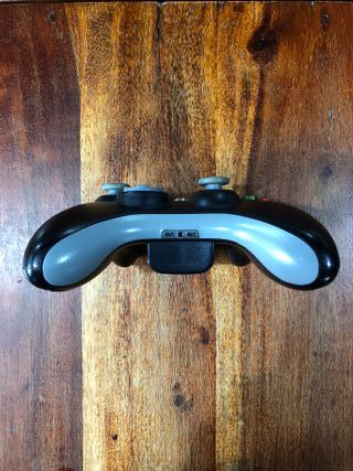 Controller Xbox 360 con batteria ricaricabile