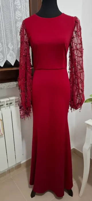 Vestito da donna elegante rosso