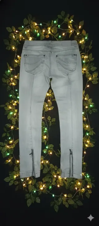 Pantalón vaquero pitillo Mujer Bershka talla 36.