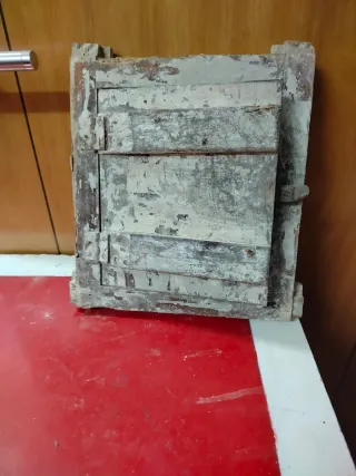 Ventana de madera para decoración antigua