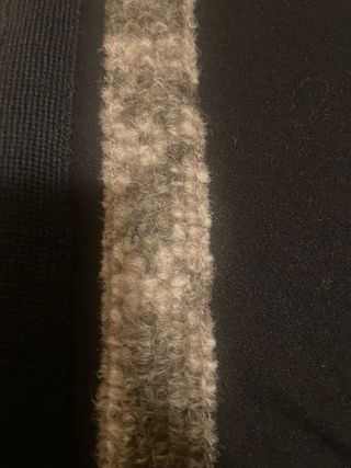 vestido midi negro con detalles