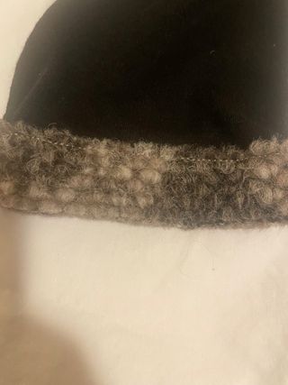 vestido midi negro con detalles