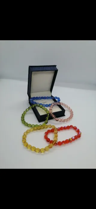 Pulseras de piedras facetadas