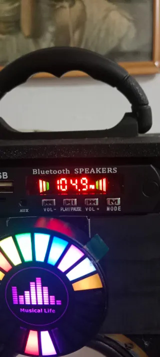 Torre de Sonido Negra Modifificada