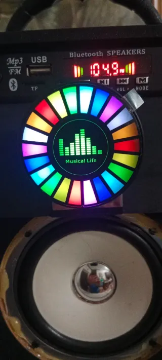 Torre de Sonido Negra Modifificada