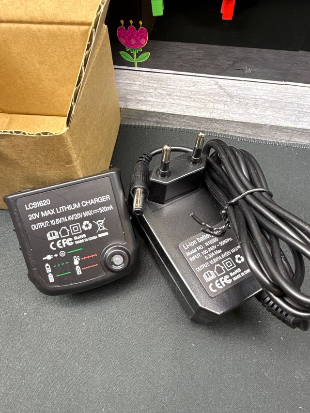 Cargador Batería LCS1620 20V