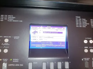 Piano Digital Yamaha DGX-650