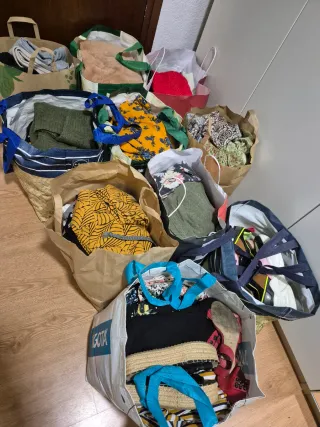 Lote Ropa y Complementos